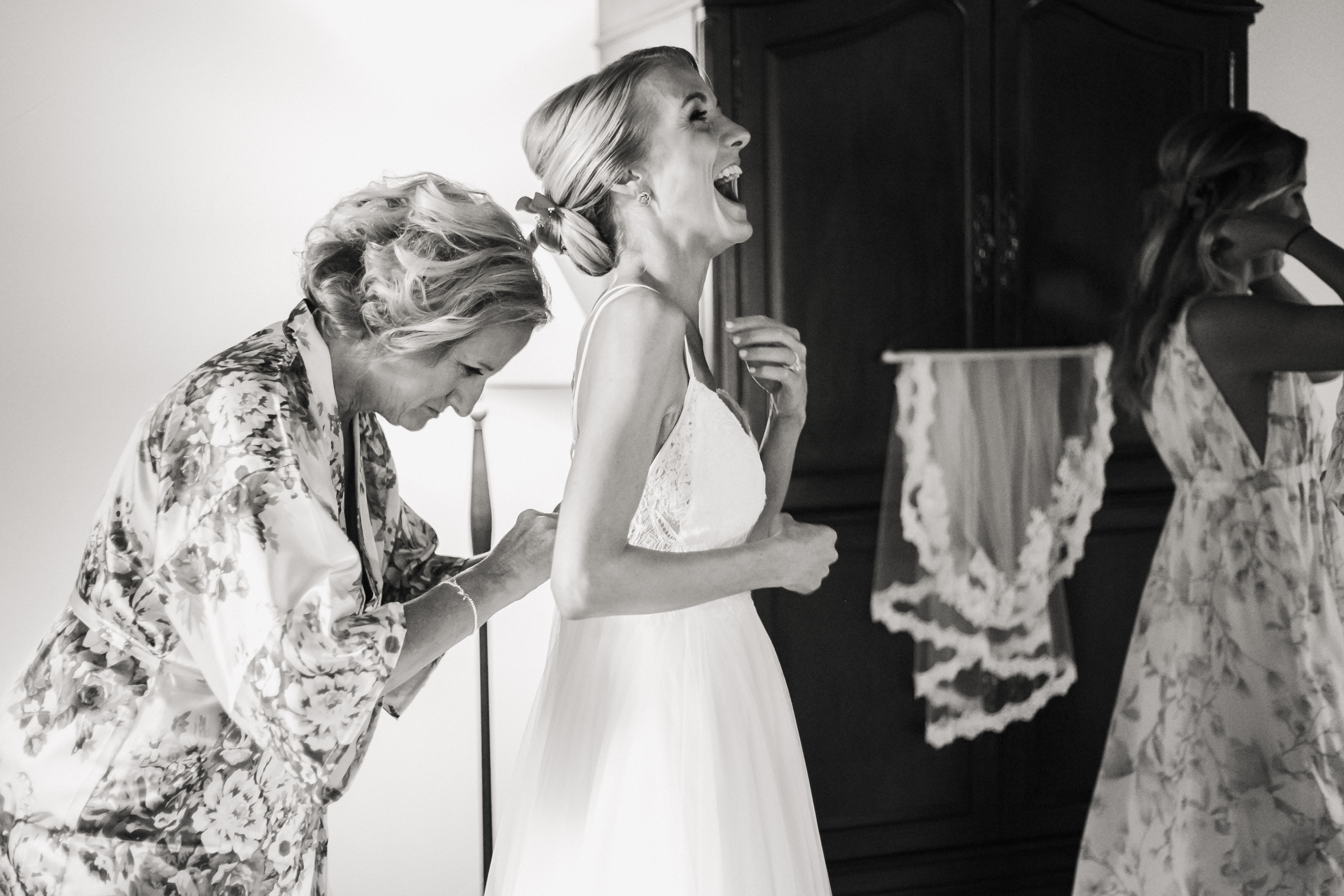 Skaneateles New York Wedding at Anyelas Vineyard by Emi Rose Studio